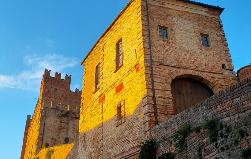 Tour Torri e Castelli del Monferrato in Vespa